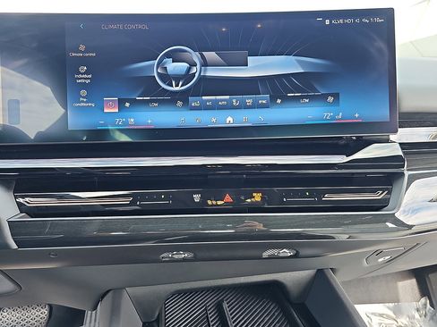 Used 2025 BMW 530i RWD image 24