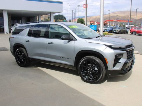 Certified 2024 Chevrolet Traverse RS image 9