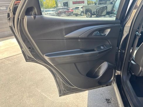 Used 2021 Chevrolet TrailBlazer RS w/ Technology Package FWD image 16