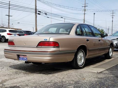 Used 1992 Ford Crown Victoria LX image 5