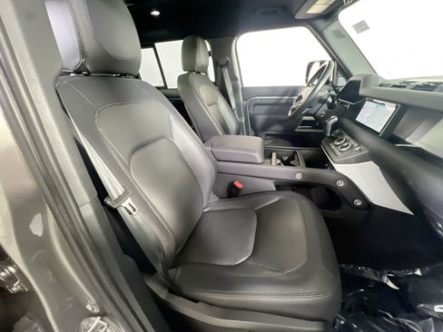 Used 2024 Land Rover Defender 110 X-Dynamic SE image 30