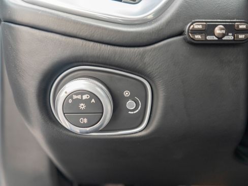 Used 2016 Aston Martin Vanquish Volante image 16