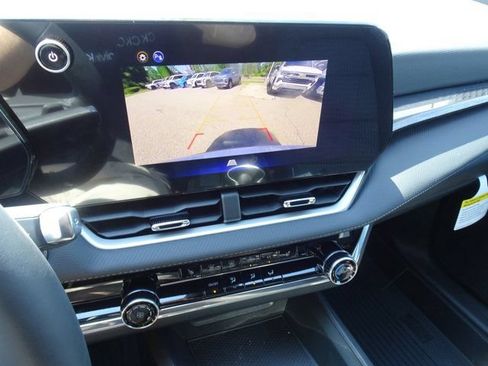 New 2026 Chevrolet Equinox LT w/ LPO, Floor Liner Package FWD image 10
