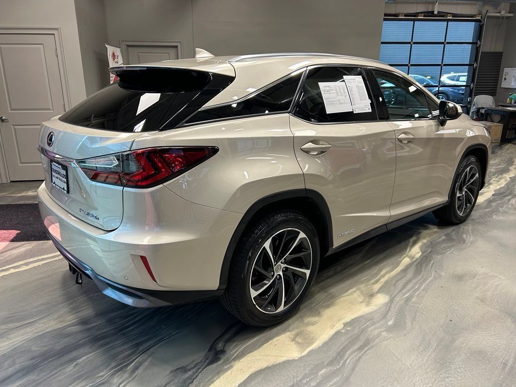 Used 2017 Lexus RX 450h AWD image 33