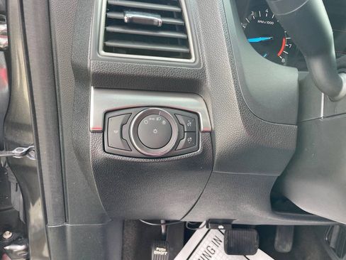 Used 2018 Ford Explorer XLT AWD/4WD image 22