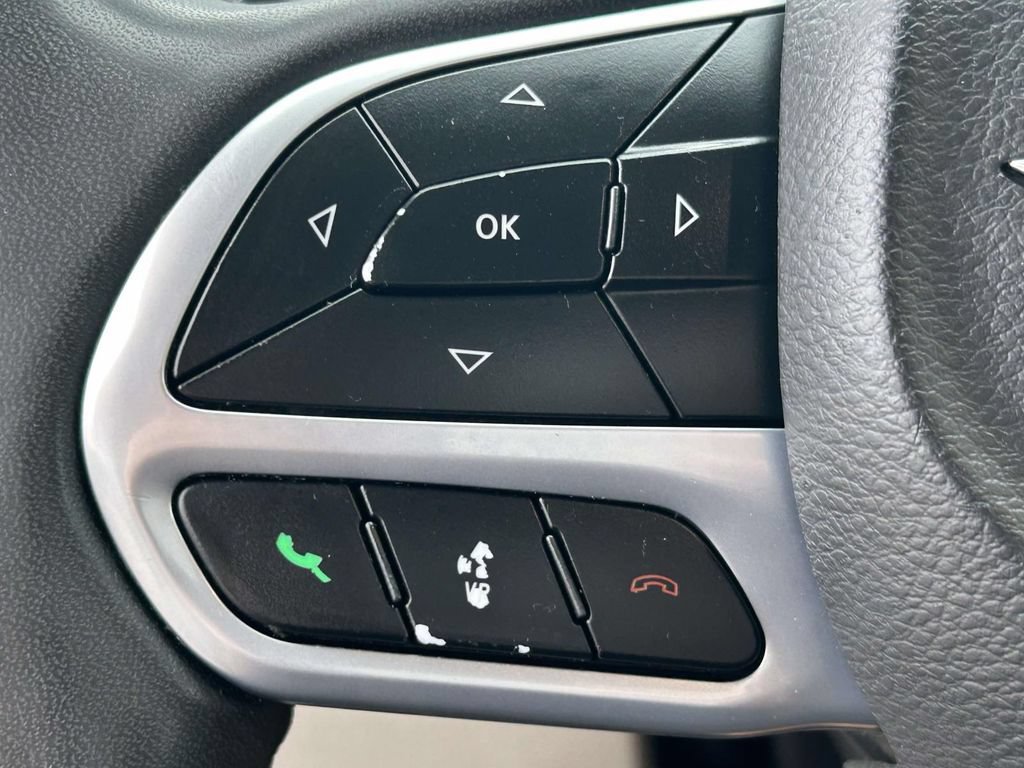 Used 2022 Chrysler Pacifica Touring-L FWD image 21