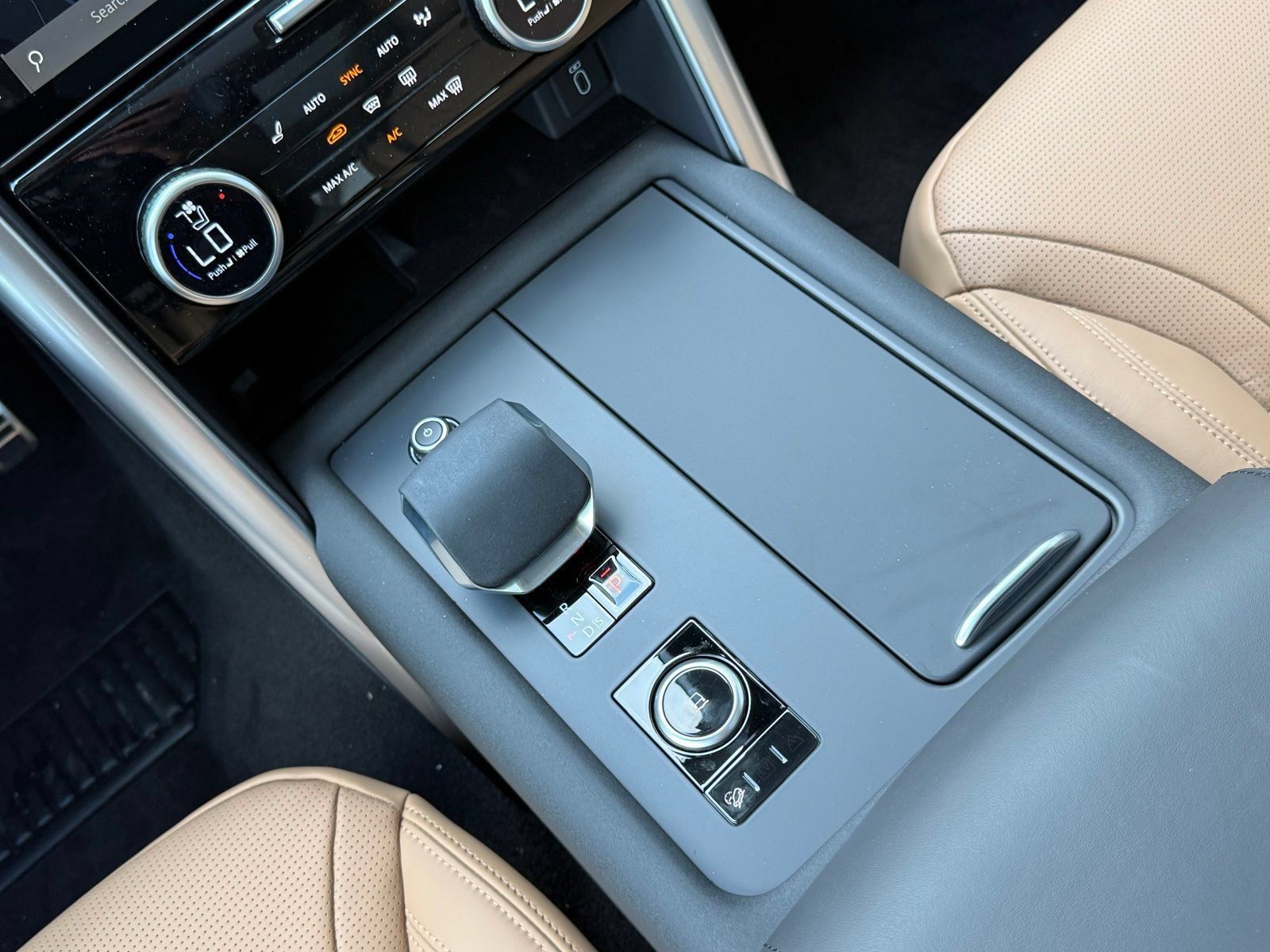 New 2026 Land Rover Discovery Limited Edition AWD/4WD image 35