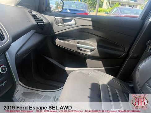 Used 2019 Ford Escape SEL AWD/4WD image 18