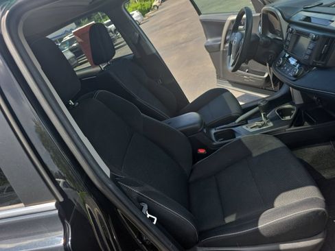Used 2018 Toyota RAV4 XLE AWD/4WD image 27