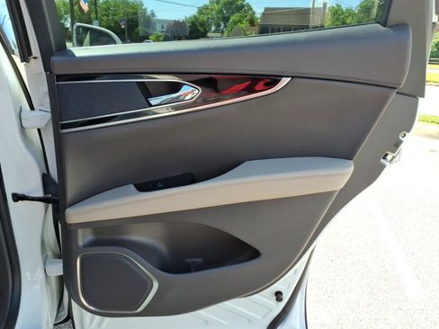 Certified 2022 Lincoln Nautilus Reserve AWD/4WD image 29