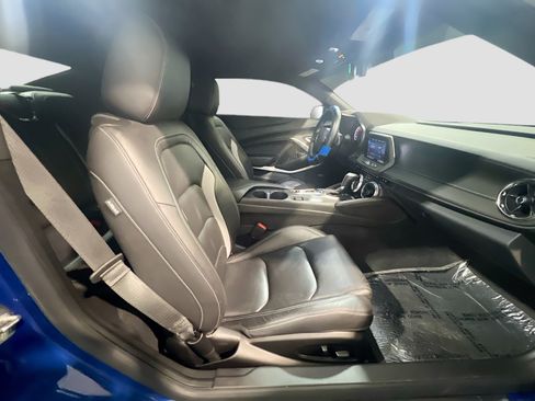 Used 2023 Chevrolet Camaro LT w/ Technology Package RWD image 20