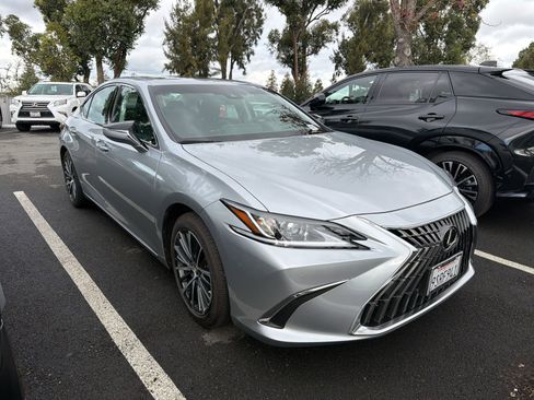 Used 2025 Lexus ES 300h w/ Premium Package image 1