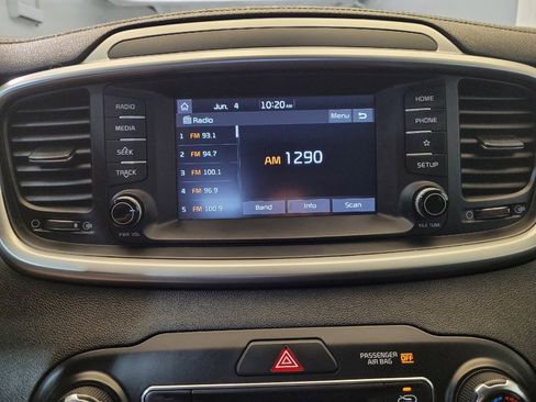 Used 2019 Kia Sorento AWD V6 image 25