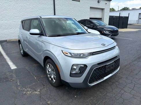 Used 2020 Kia Soul LX FWD image 3
