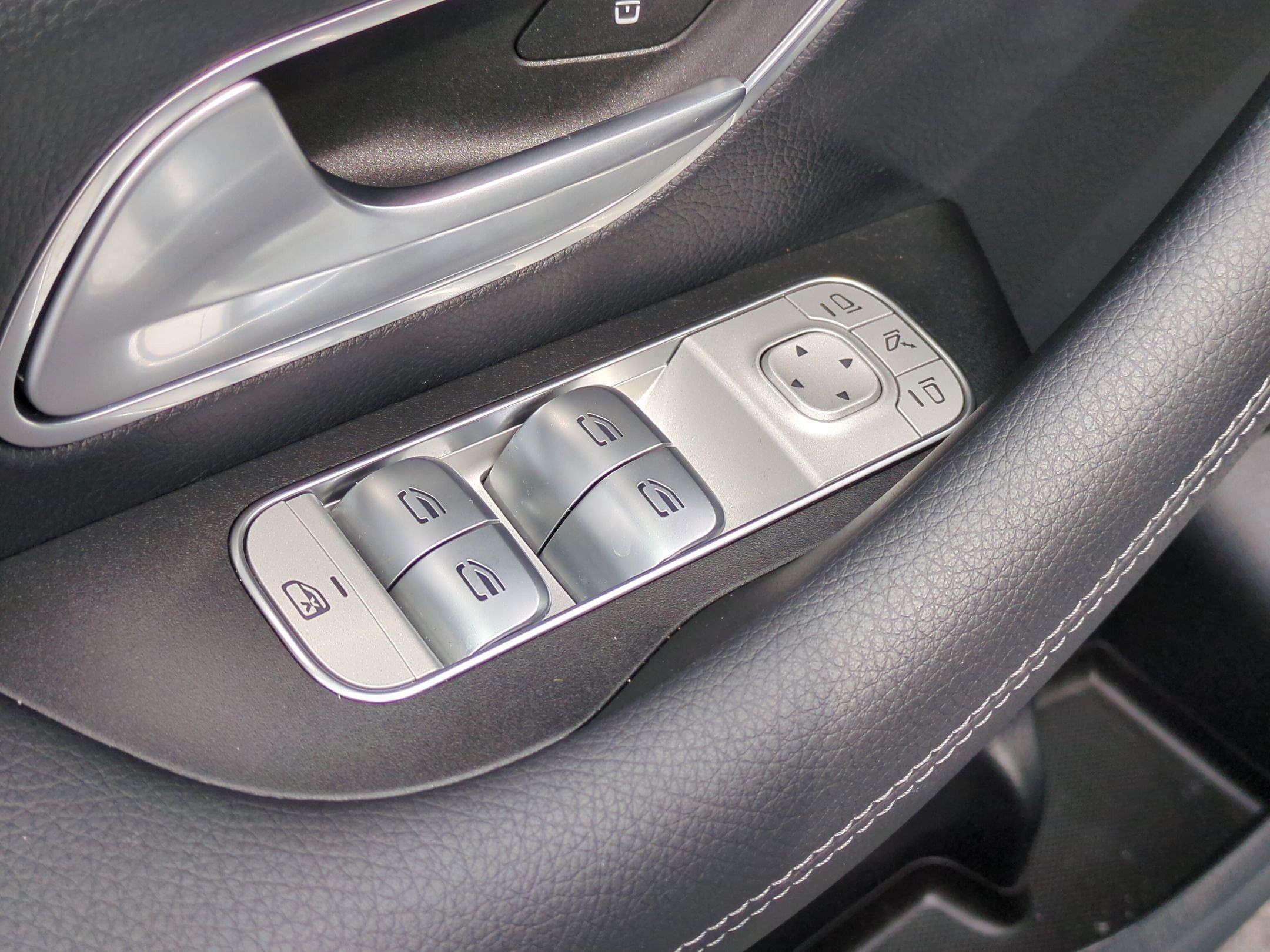 Used 2026 Mercedes-Benz GLE 450e 4MATIC image 13