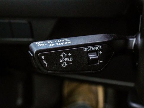 Used 2023 Audi Q4 e-tron Premium Plus w/ Premium Plus image 27