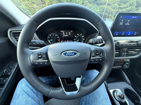 Used 2021 Ford Escape SE w/ Convenience Package image 17