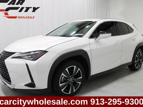 Used 2022 Lexus UX 200 w/ Accessory Package (Z1) FWD image 1