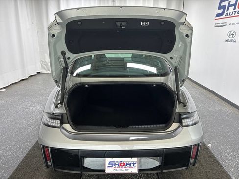 Used 2024 Hyundai Ioniq 6 SE RWD image 6