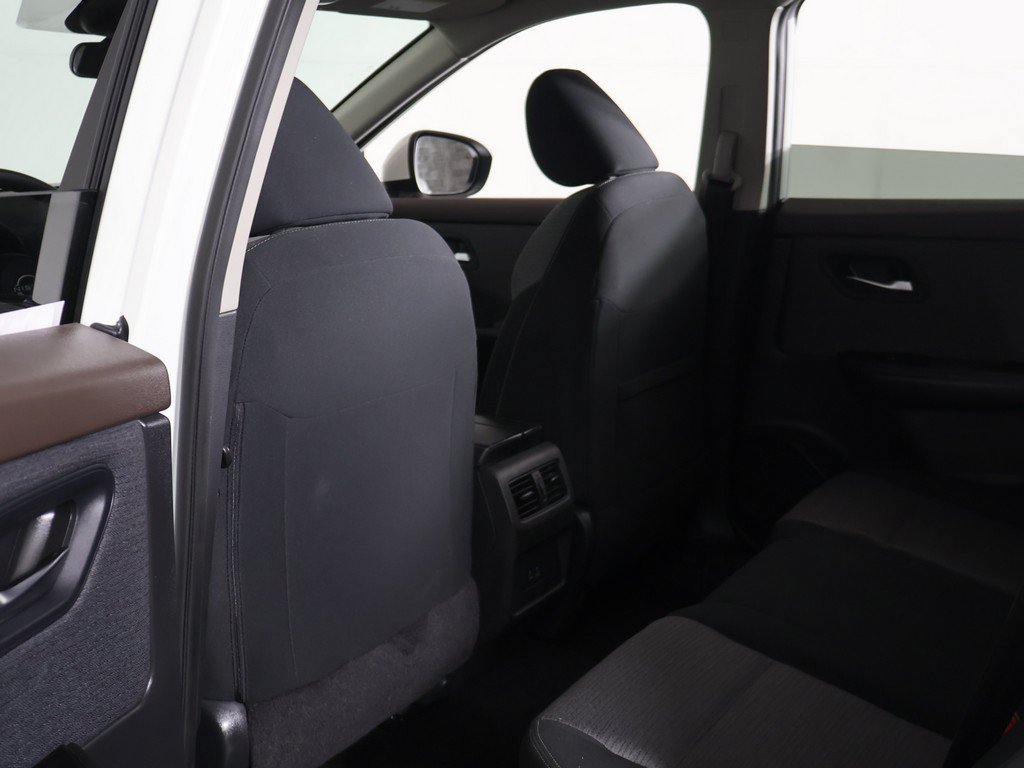 Used 2023 Nissan Rogue SV AWD/4WD image 24