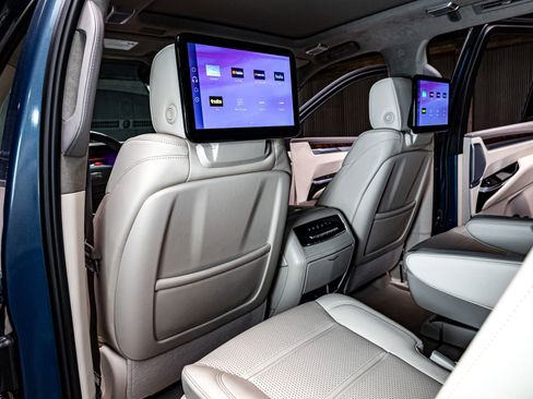 Used 2025 Cadillac Escalade Sport Platinum w/ LPO, Floor Liner Package image 25