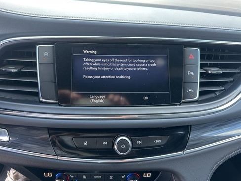 Used 2024 Buick Enclave Premium image 23