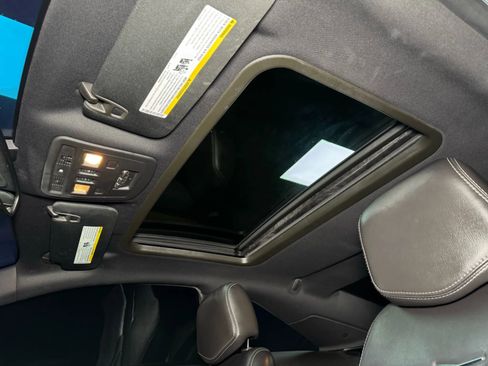 Used 2011 Cadillac CTS Premium image 23