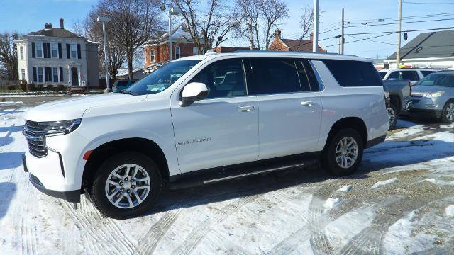 Used 2024 Chevrolet Suburban LT AWD/4WD image 1