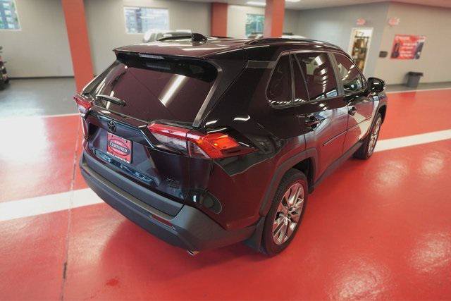 Certified 2022 Toyota RAV4 XLE Premium AWD/4WD image 6