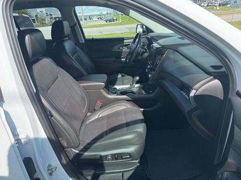 Used 2020 Chevrolet Traverse Premier AWD/4WD image 16