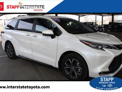 Used 2025 Toyota Sienna Platinum