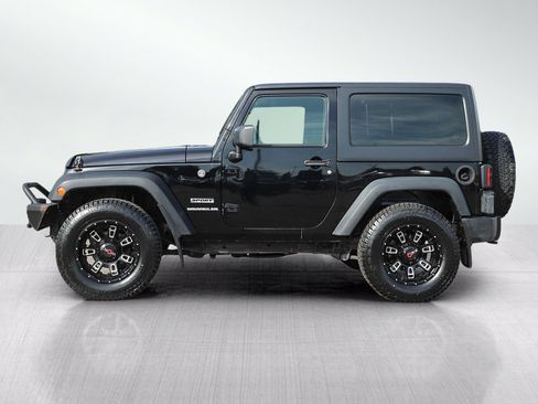 Used 2017 Jeep Wrangler Sport w/ Connectivity Group AWD/4WD image 2