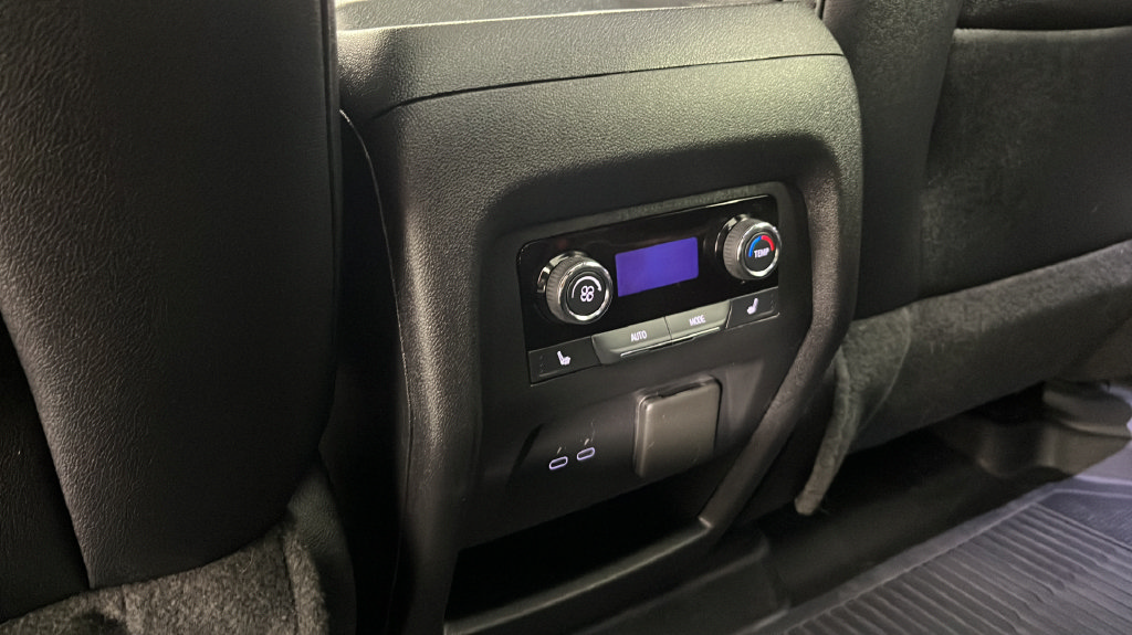 Used 2026 Chevrolet Traverse High Country w/ LPO, Floor Liner Package AWD/4WD image 34
