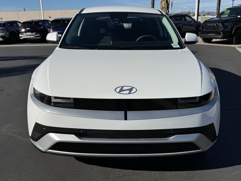 Used 2025 Hyundai Ioniq 5 SE image 3
