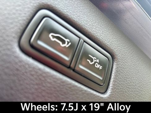 Certified 2025 Kia Carnival EX FWD image 17