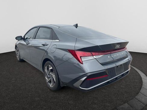 Used 2024 Hyundai Elantra SEL w/ Convenience Package image 6