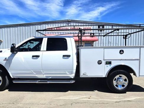 Used 2023 RAM 2500 Tradesman w/ Chrome Appearance Group AWD/4WD image 5