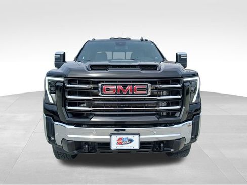 Used 2024 GMC Sierra 3500 SLT w/ SLT Premium Package image 8