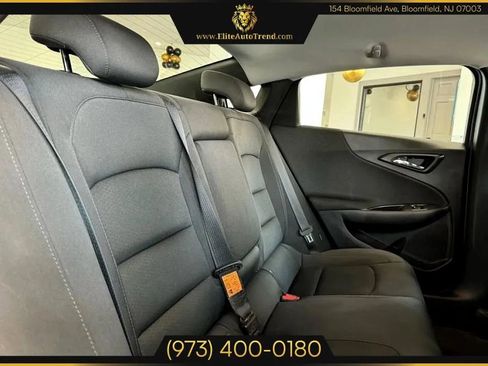 Used 2017 Chevrolet Malibu LT image 24