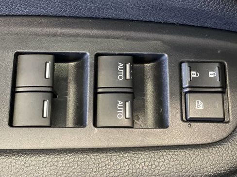 Used 2019 Honda Pilot Touring image 16