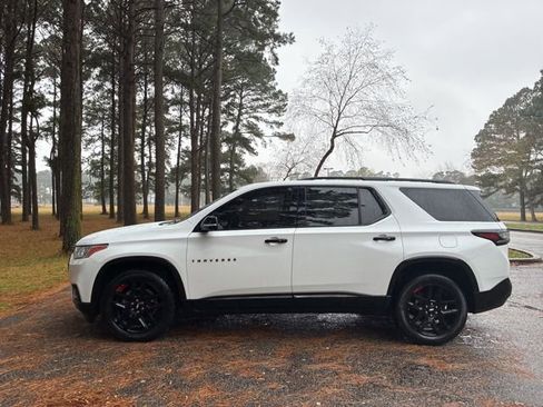 Used 2021 Chevrolet Traverse Premier w/ Redline Edition image 6