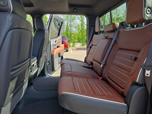 New 2026 GMC Sierra 1500 Denali Ultimate w/ LPO, Black Badging Package AWD/4WD image 14
