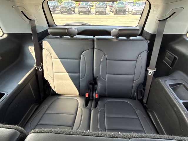 Used 2023 GMC Acadia SLT AWD/4WD image 33