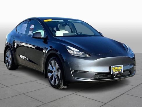 Used 2021 Tesla Model Y Long Range image 2
