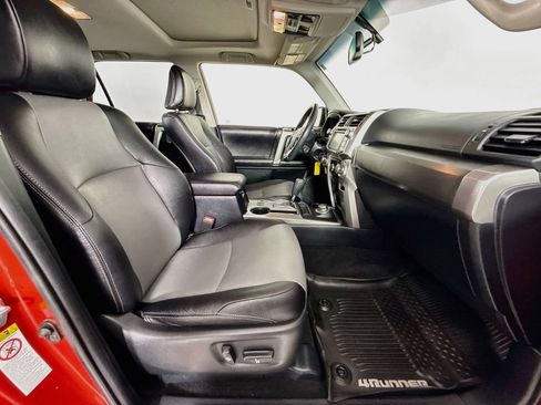 Used 2016 Toyota 4Runner SR5 Premium AWD/4WD image 31