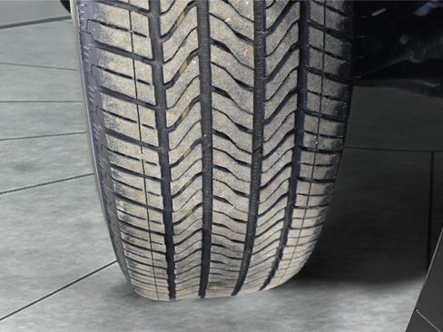 Used 2025 GMC Acadia Elevation image 31