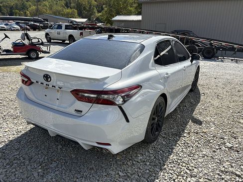 Used 2022 Toyota Camry XSE image 3