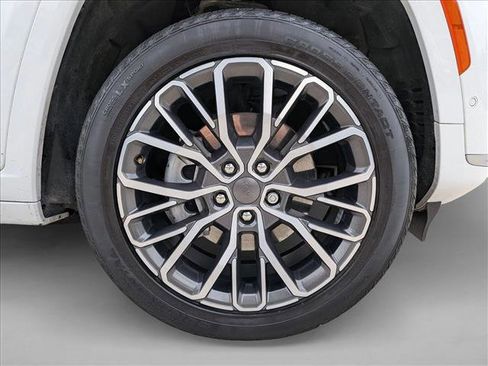 Used 2025 Jeep Grand Cherokee L Summit AWD/4WD image 25