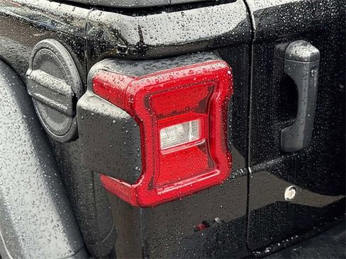 Used 2020 Jeep Wrangler Rubicon image 11