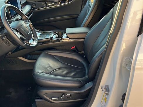 Certified 2022 Lincoln Nautilus Reserve w/ Equipment Group 201A image 11